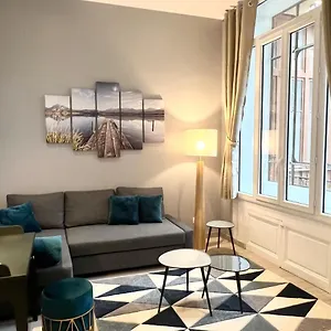 rue-des-bains.hotels-rhonealpes.com/