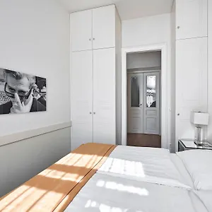 6-rooms.vienna-besthotels.com/